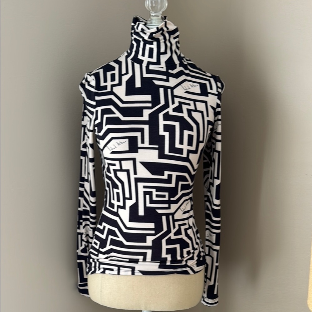 Black and White Geometric Turtleneck Top